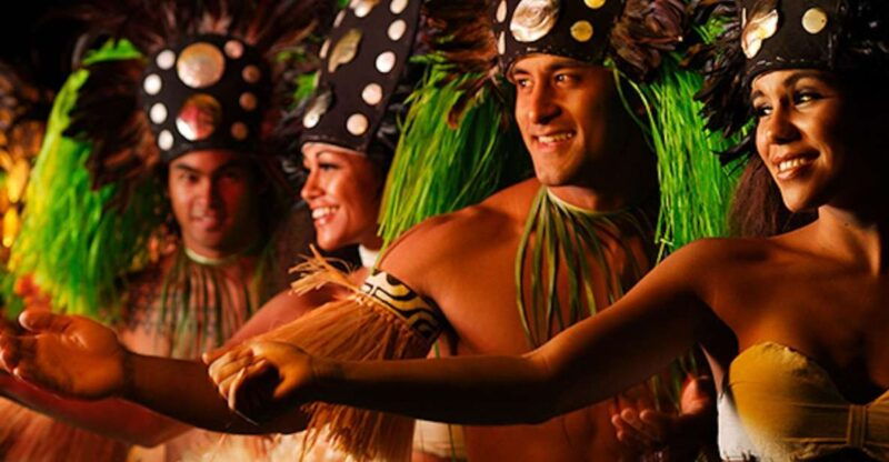 kauai-buffet-dinner-with-open-bar-and-luau-kalamaku-show