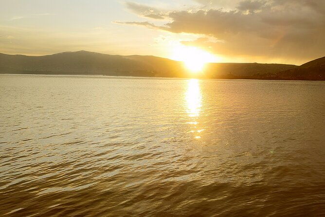 kayaking-sunrise-titicaca