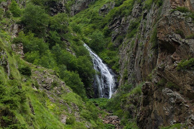 kazbegi-half-day-private-tour-to-dariali-gorge-waterfalls
