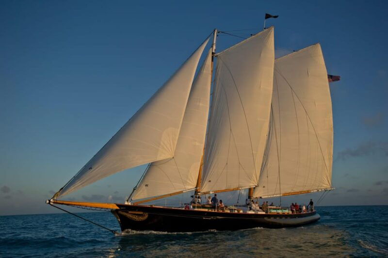 key-west-live-christmas-holiday-music-cruise-with-hot-cocoa