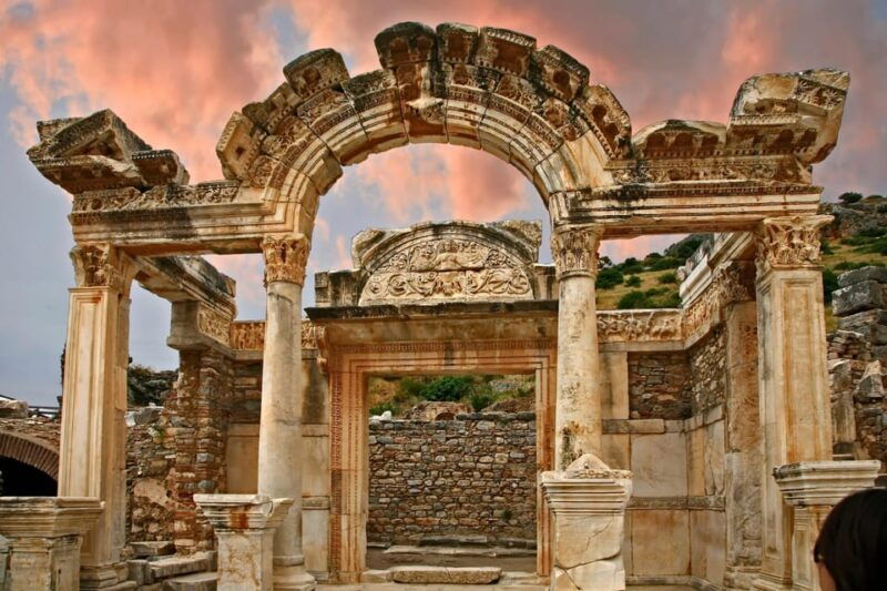 kusadasi-ephesus-ancient-city-ceramic-workshop-shopping