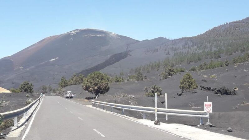 la-palma-san-antonio-and-teneguia-volcanos-tour-by-4x4-bus