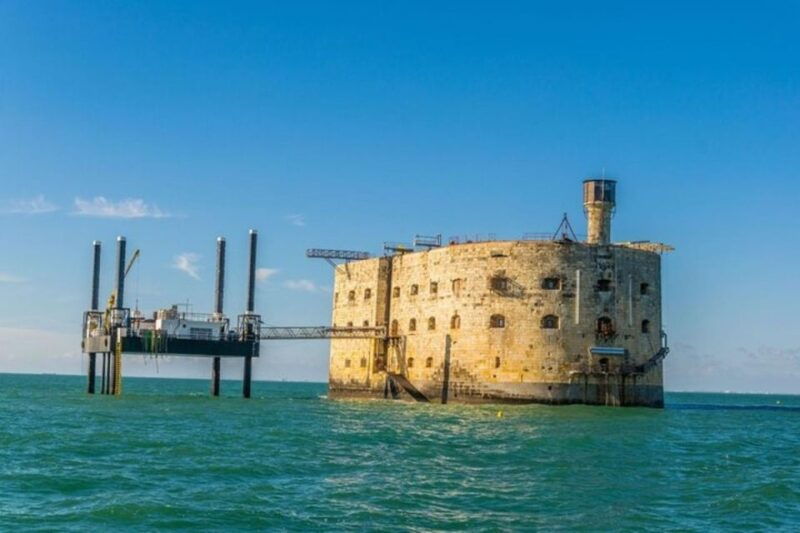 la-rochelle-private-custom-walking-tour-with-a-local-guide