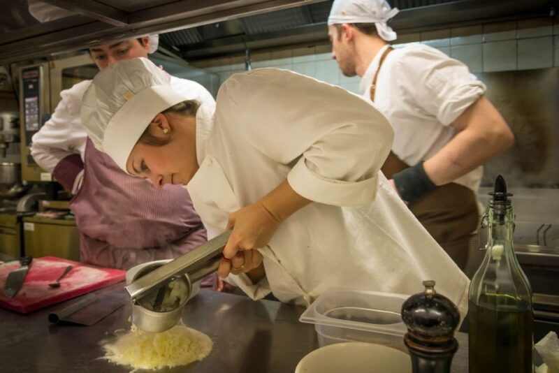 la-spezia-market-visit-and-seafood-cooking-class-with-lunch