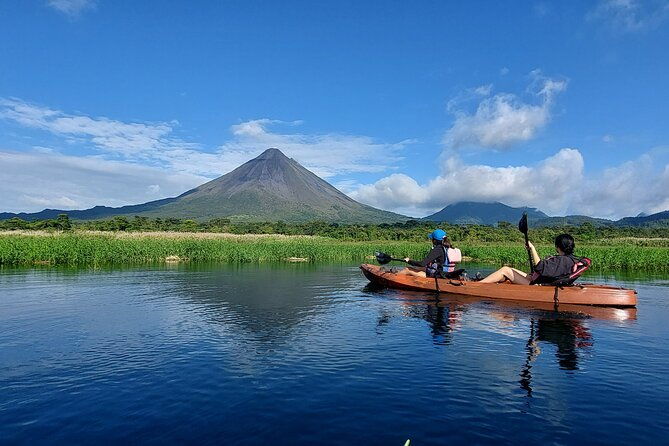 lake-arenal-kayaking-paradise-hot-springs-meal