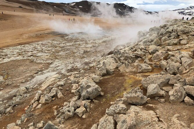 lake-myvatn-private-tour-godafoss-waterfall-for-cruise-ship-from-akureyri-port
