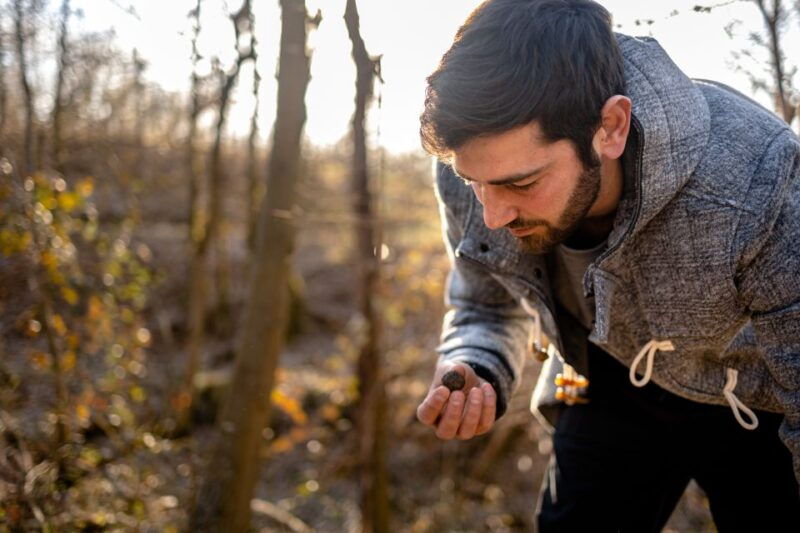 langhe-sunset-truffle-hunting-with-tasting-and-wine