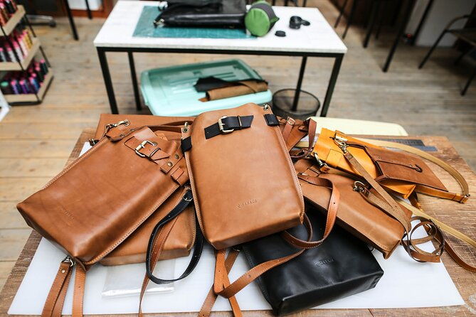 leather-craft-workshop-in-tbilisi-leatherworking-class