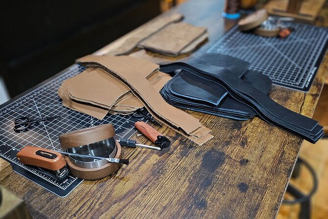 leather-handbag-sip-and-stitch-at-rob-hall-design-studios