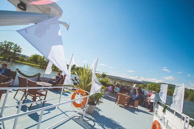 linz-harbour-tour-by-boat