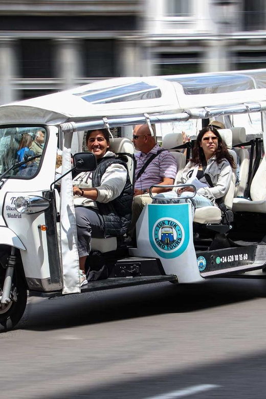 madrid-tuk-tuk-welcoming-tour