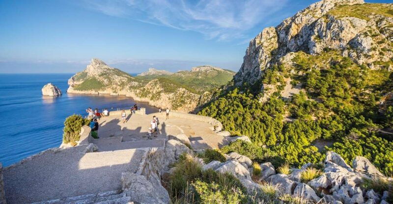 mallorca-alcudia-old-town-market-and-formentor-beach