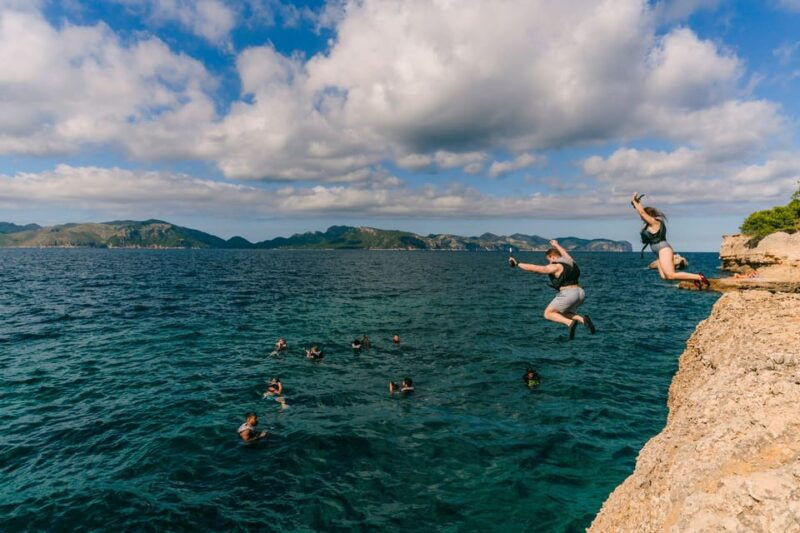 mallorca-kayaking-sea-cave-cliff-jumping-snorkel-tour