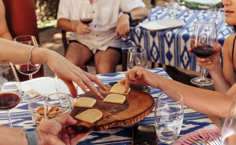 mallorca-wine-tasting-experience-4-wines-cheese