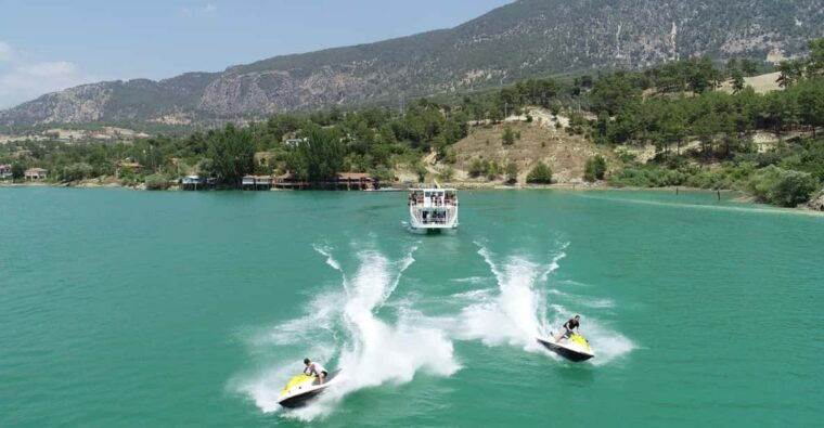 manavgat-guided-aqueduct-waterfall-green-lake-tour