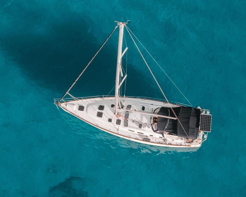 marbella-port-banus-sailing-tour-on-private-sailing-boat