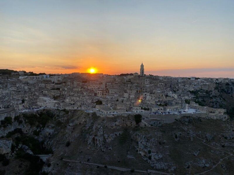 matera-sunset-walking-tour-on-the-murgia-park