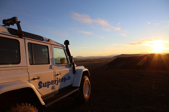 midnight-sun-golden-circle-tour-from-reykjavik