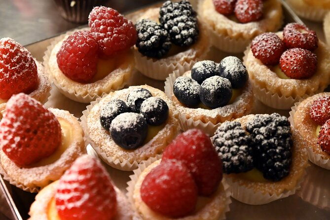milan-food-tasting-box-audio-guided-tour-with-food-tasting