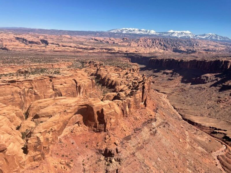moab-canyon-country-sunset-helicopter-tour