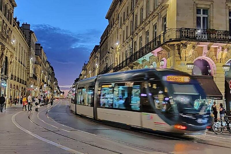 moonlit-bordeaux-night-walk-secrets-wine-cheese-finale