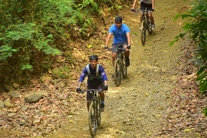 mountain-bike-adventure-waterfalls-in-jaco-beach