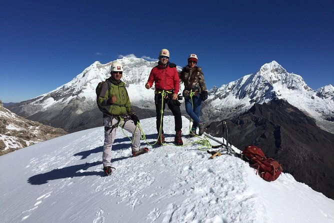 mountaineering-ascent-to-nevado-mateo