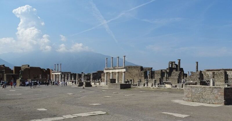 naples-pompeii-herculaneum-tour-with-lunch