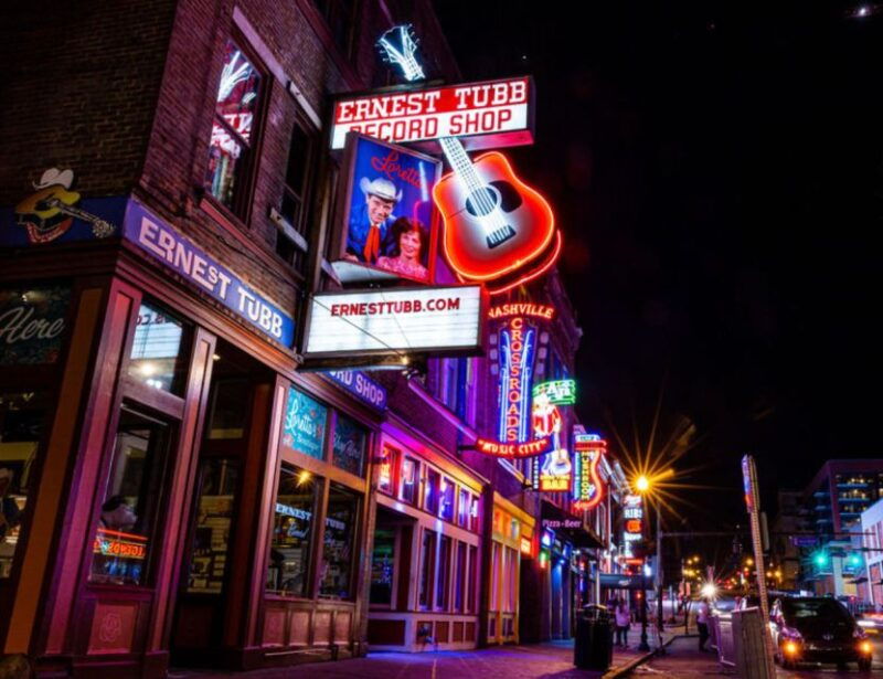 nashville-ghosts-boos-and-booze-haunted-pub-crawl-3