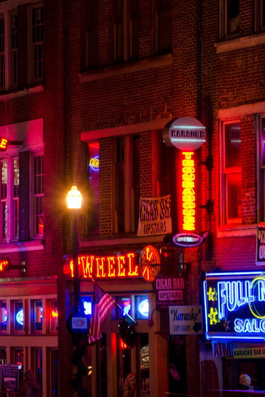 nashville-music-history-and-moonshine-pub-crawl