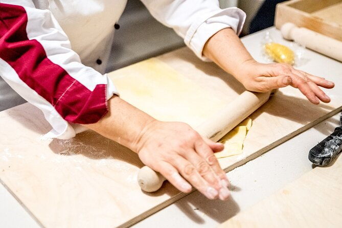 neapolitan-pasta-homemade-cooking-lesson