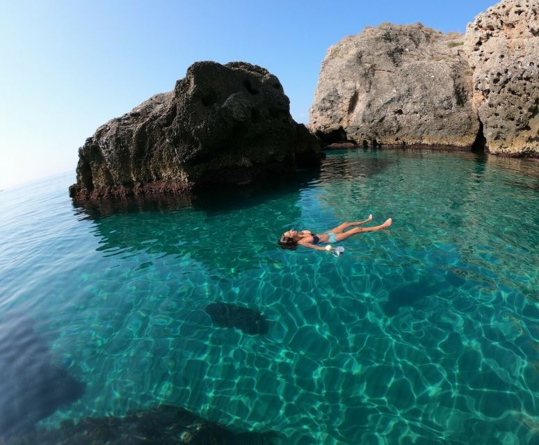 nerja-guided-kayak-tour-nerja-cliffs-and-maro-waterfall