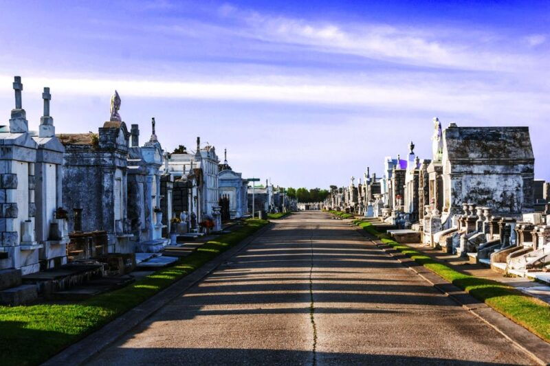 new-orleans-secrets-and-societies-cemetery-experience