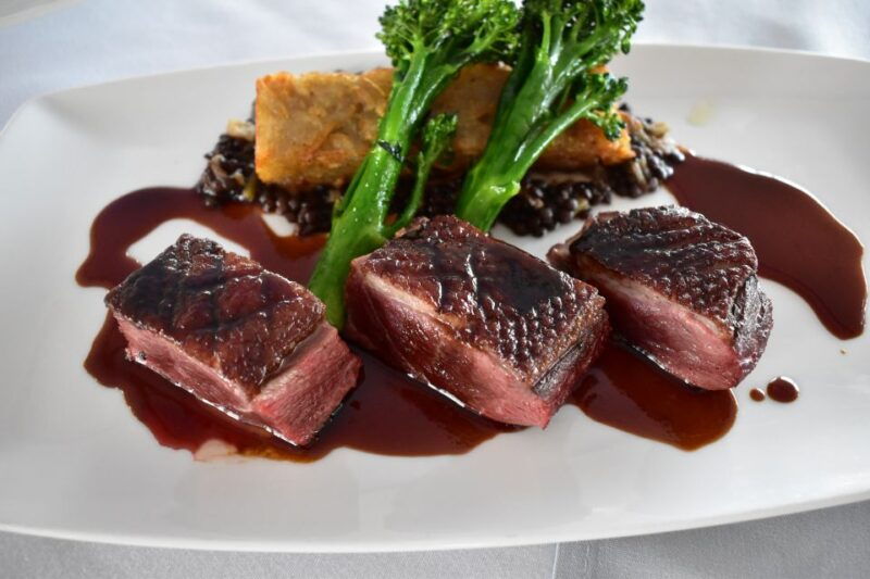 niagara-falls-canada-dining-experience-at-the-watermark
