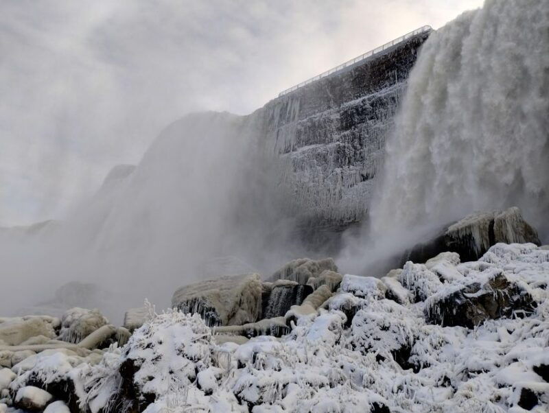 niagara-falls-usa-winter-tour-with-cave-of-the-winds-entry