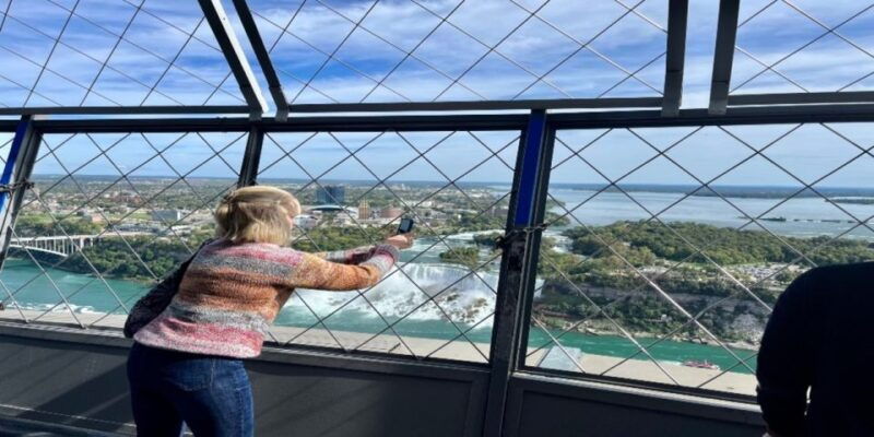 niagara-falls-walking-tour-journey-behind-falls-cruise