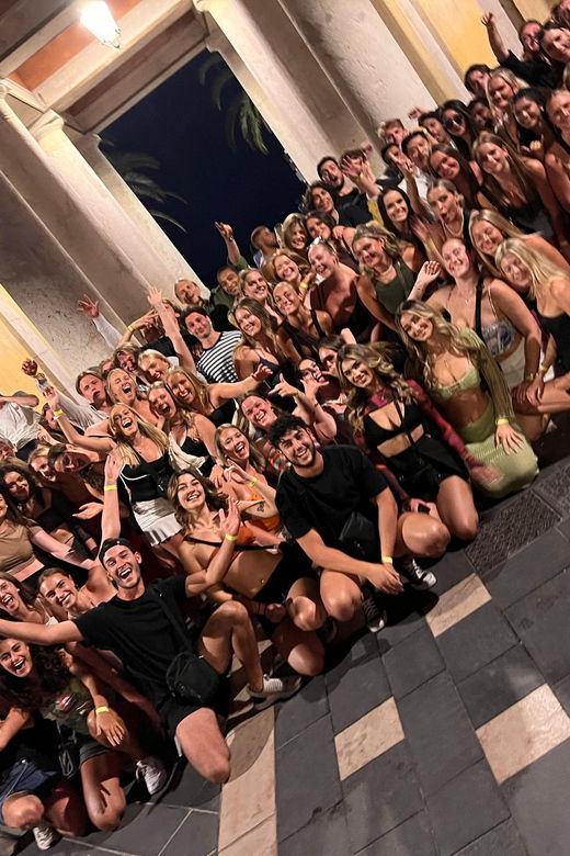 nice-bar-pub-crawl-3-best-bars-1-club-with-free-drinks