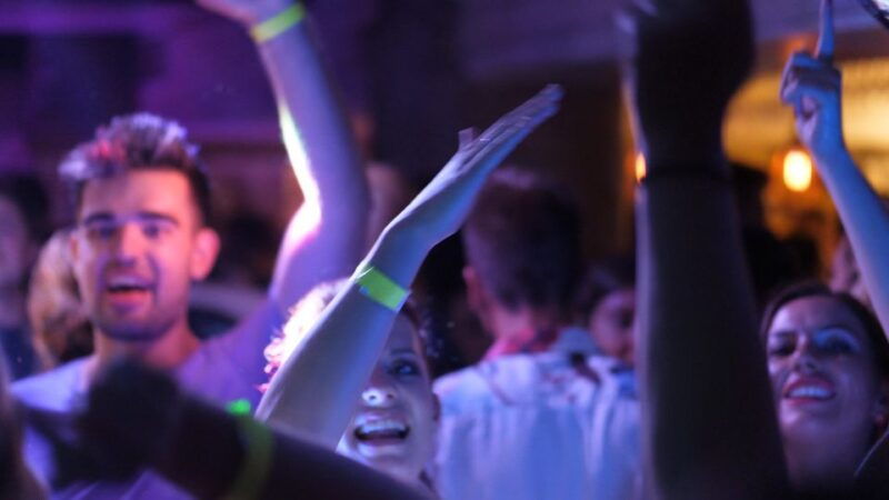 nice-riviera-bar-crawl-party-free-shots-vip-club-entry