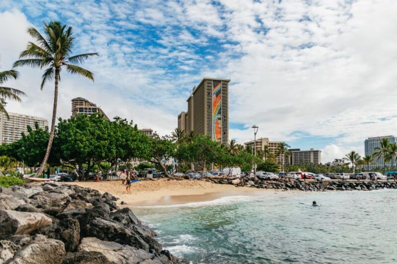 oahu-beginner-friendly-waikiki-beach-surfing-lesson