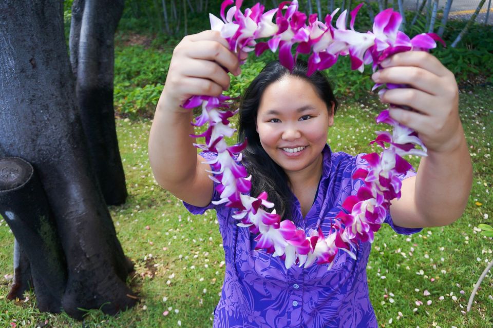 oahu-honolulu-airport-hnl-traditional-lei-greeting