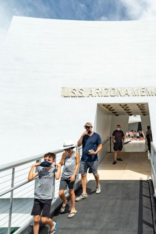 oahu-pearl-harbor-battleship-helicopter-tour