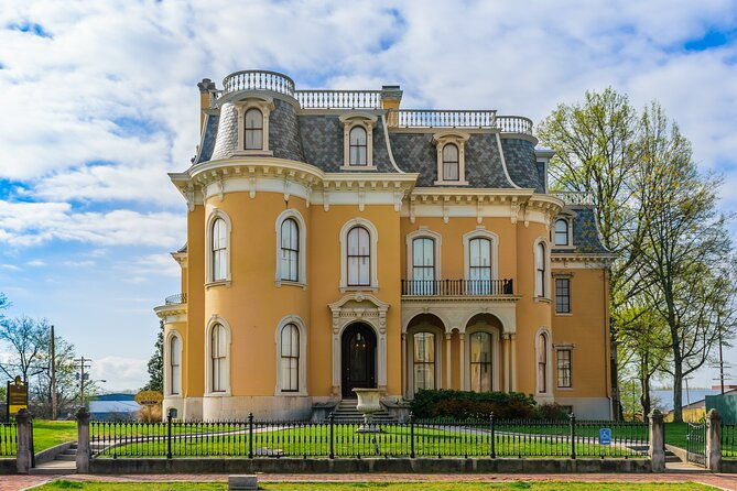 old-louisvilles-famous-ghosts-smartphone-guided-walking-tour