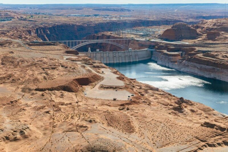 page-horseshoe-bend-helicopter-flight-tower-butte-landing