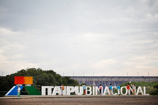 panoramic-visit-to-itaipu-hydroelectric