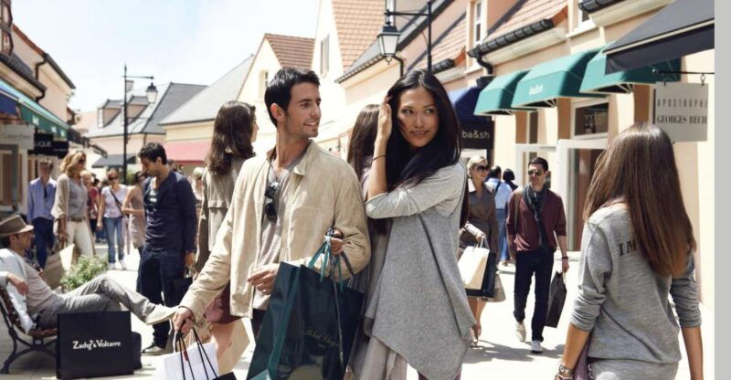 paris-vallee-village-outlet-shopping-day
