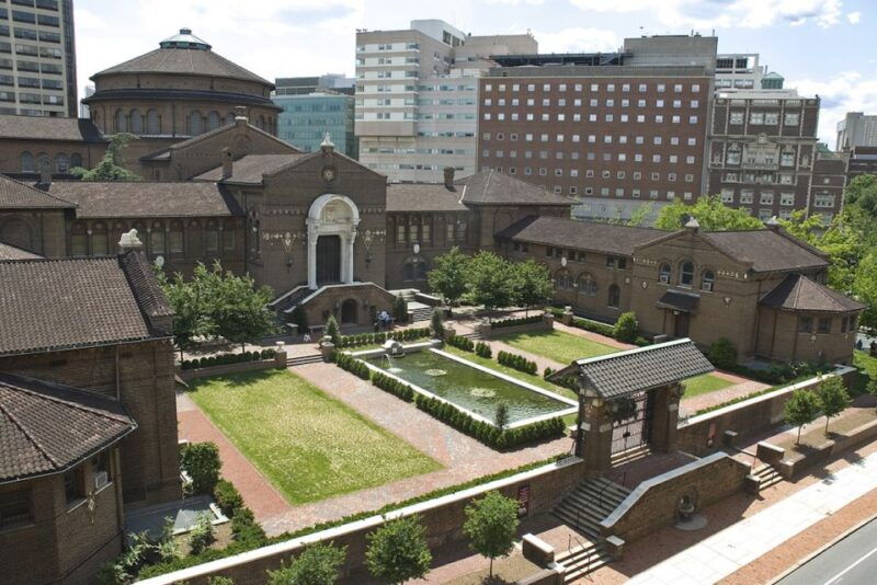 philadelphia-upenn-campus-walking-tour-museum-ticket