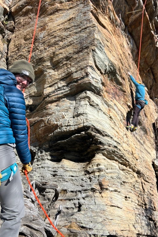pilot-mountain-nc-go-rock-climbing-with-an-amga-guide