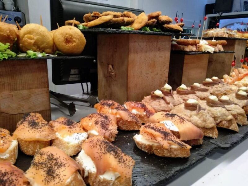 pintxos-tour-for-gourmets-in-the-old-town-evening