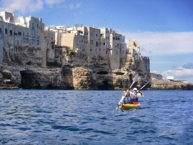 polignano-kayak-tour-swimming-stop-in-cave