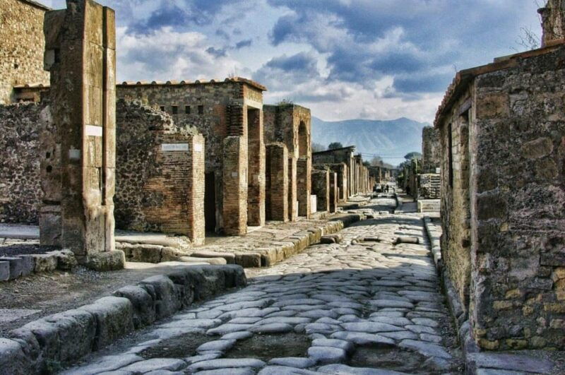 pompeii-entry-ticket-guided-tour-with-an-expert-historian